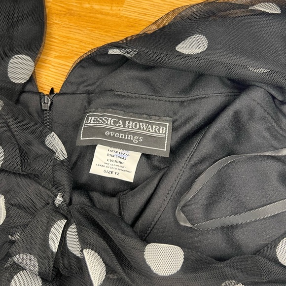 Jessica Howard | Evenings Top - Picture 6 of 10